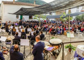 La Unión Musical Santa Cecilia de Ayódar se viste de rock