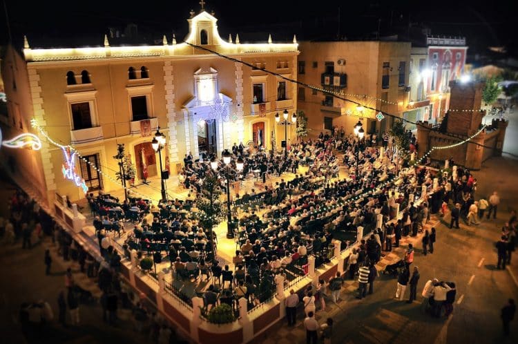 «La Pau» de Beneixama obri les festes de Moros i Cristians amb el seu tradicional concert