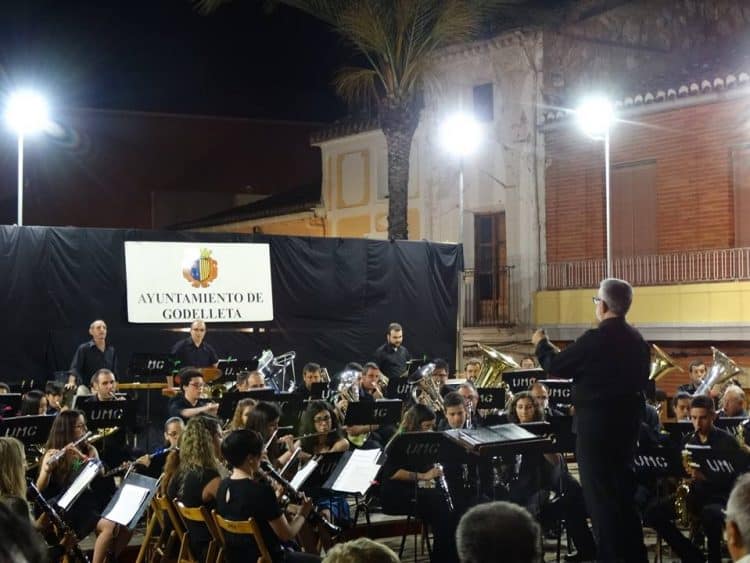 La Unió Musical de Godelleta pone música a las fiestas de la localidad