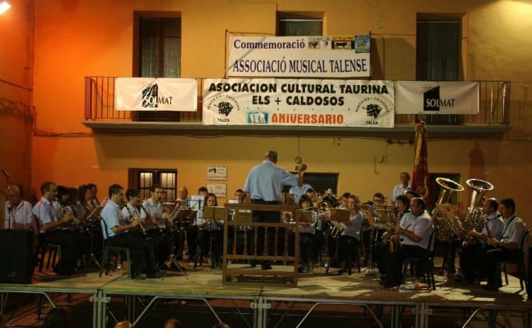 Tales acoge la «Trobada de Bandes» de la Plana Baixa