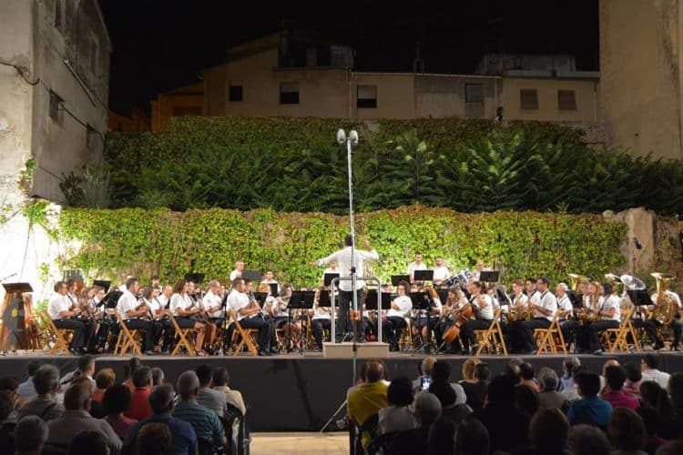 La Unió Musical Contestana y la Filá Chano celebran sus bodas de platino