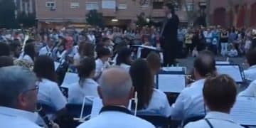 Valencia saca sus bandas de música a la calle