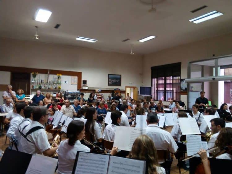 Els músics de Massarrojos reclamen un auditori per a continuar l´activitat de la banda