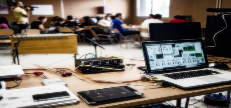 La FSMCV acerca las nuevas tecnologías a sus escuelas de música