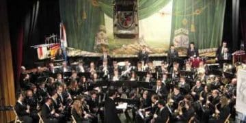 La Nova de Banyeres rinde homenaje a los cargos festeros