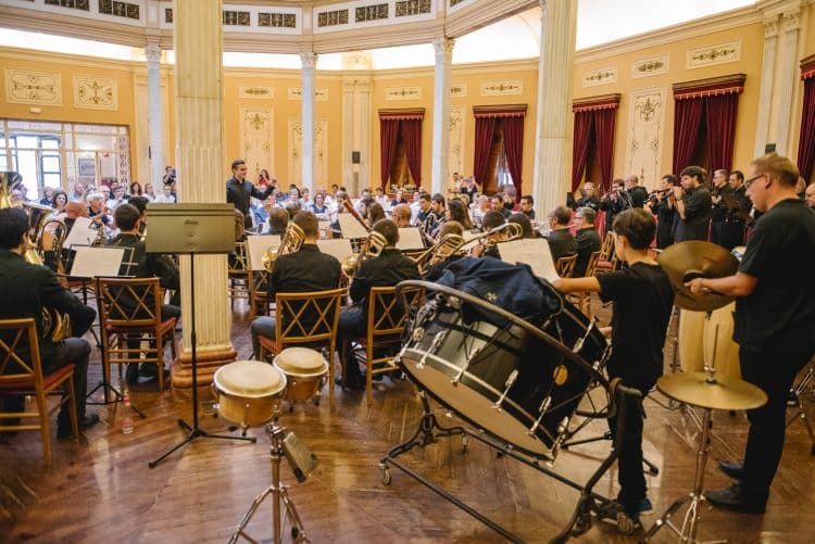 Alcoi celebra Santa Cecília amb les seus 13 formacions musicals