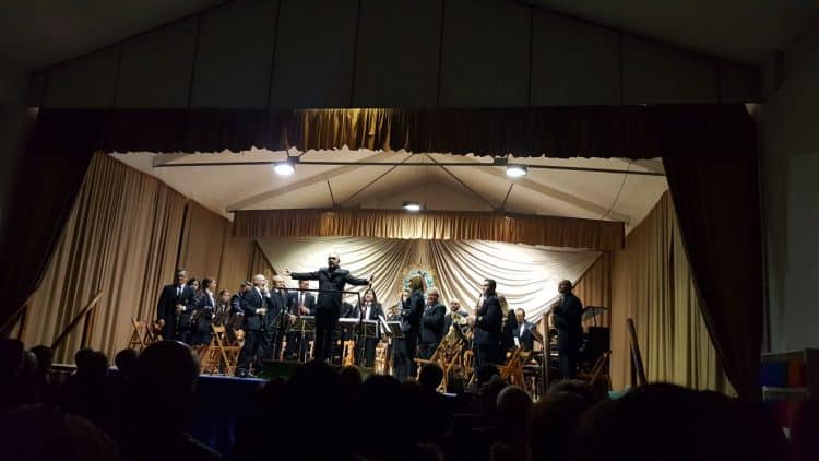 La centenària banda de El Palmar porta la seua música al Mercat de Colón