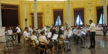 Les bandes joves de l’Ateneu de Cocentaina i la Nova d’Alcoi despedixen setembre amb bona música