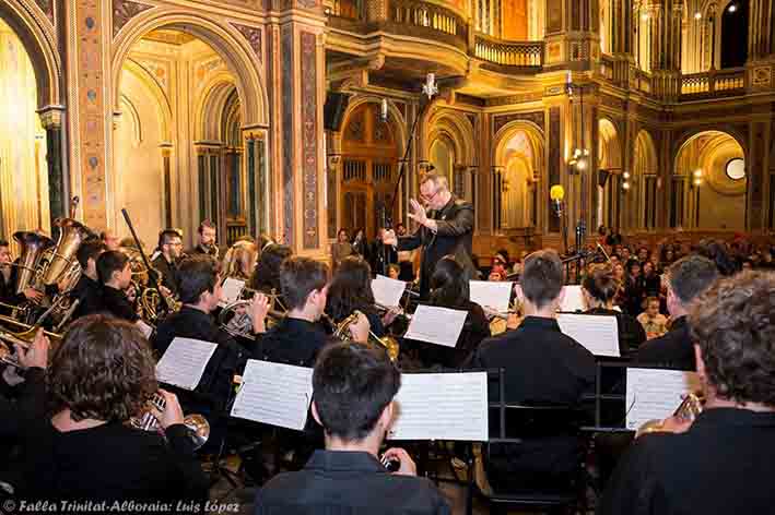 El director valencià Enrique Barrachina porta la música espanyola a la Universitat de Carolina del Nord