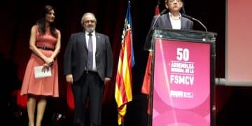 Ximo Puig, premio Euterpe: “Si hay algo que une a los valencianos son las sociedades valencianas”
