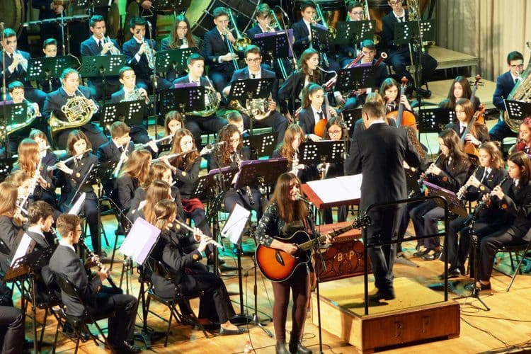 Llíria recapta més de 4.000 euros amb el concert solidari del Dia Mundial de la Infància