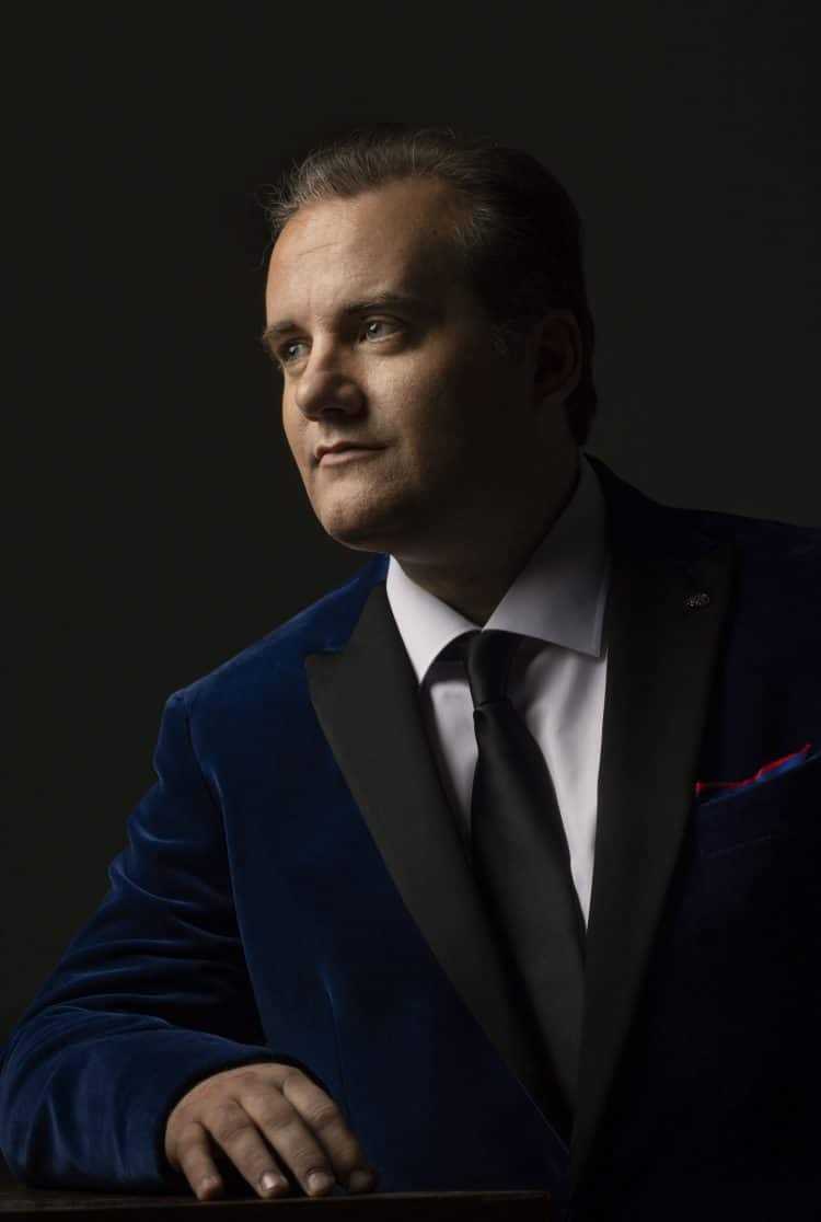 Rumanía condecora al pianista Josu De Solaun como “Oficial de Mérito Cultural”
