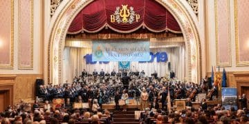 El Clarín tanca el bicentenari amb un concert històric irrepetible amb huit directors i 145 músics sobre l’escenari