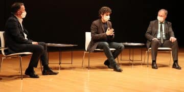 El pianista valencià Josu de Solaun presenta el seu poemari ‘Las grietas’ en L’Almodí