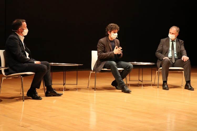El pianista valencià Josu de Solaun presenta el seu poemari ‘Las grietas’ en L’Almodí