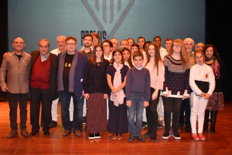 Foto de família dels guardonats en els Premis Miquelet 2019.