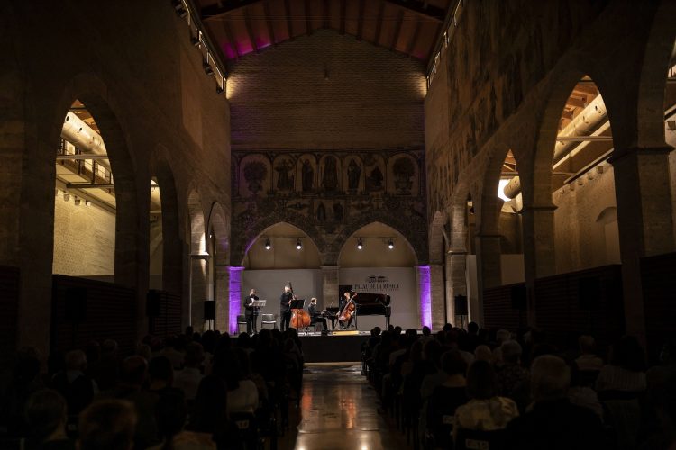 Manuel Segarra i David Forés interpreten les obres mestres del XX per a violí i violoncel de Kodály i Ravel