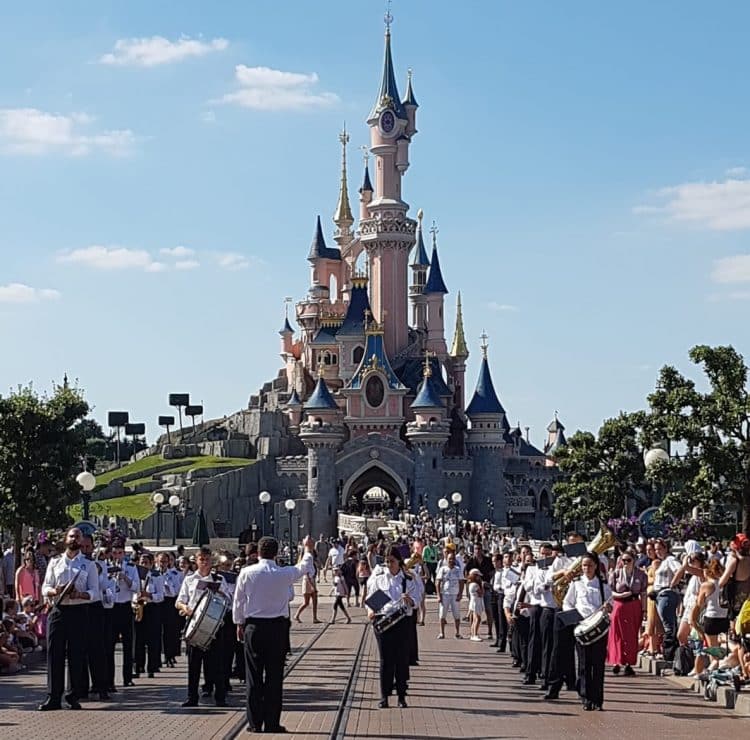 Les agències de viatges per a bandes de música, ferides de mort per la pandèmia