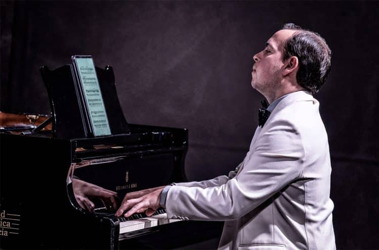 València ha organitzat un concert que ha recorregut la música del cinema de Berlanga