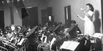 Pioneres 7: Dolores Sendra Bordes (Pego, 1927), la primera dona que va dirigir una banda de música