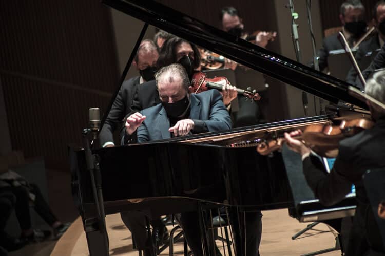 Josu de Solaun da positivo por Covid-19 y cancela su concierto con la Orquesta Nacional de España