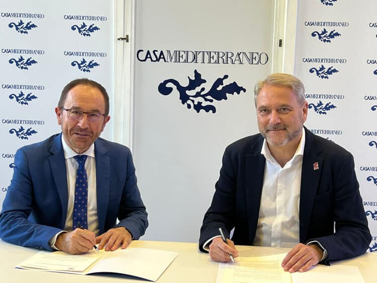 Casa Mediterráneo i la Universitat Miguel Hernández signen un conveni de col•laboració