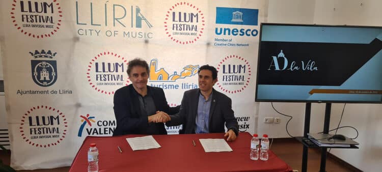 Francesc Colomer signa un conveni amb l’Ajuntament de Llíria per a promocionar el producte turístic a través de la música