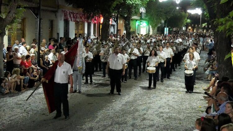 La Fiesta del Mantón vuelve a emocionar a “Los Feos” 95 años después