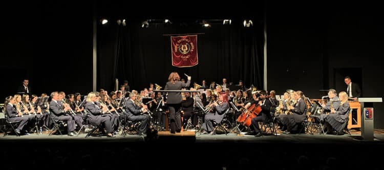 La SAM d’Alginet s’ompli d’activitats per Santa Cecilia i ret homenatge a músics del municipi
