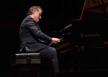 Los Premios ICMA nominan tres discos del pianista valenciano Josu de Solaun