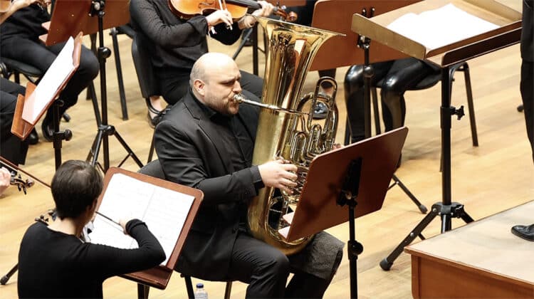 El valencià Marcos Ripoll estrena el seu Concert per a tuba i orquestra amb l’Orquestra Santa Cecilia de Cullera dirigida per Carlos Garcés