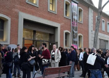 Dansa València convida a ballar persones de qualsevol edat i condició socialDansa València convida a ballar persones de qualsevol edat i condició social