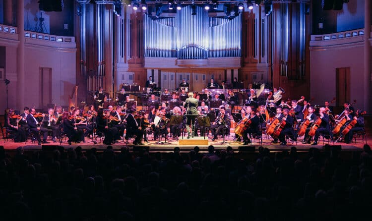 Josep Vicent dirigeix l’Orquestra Nacional Belga amb obres de Falla i Márquez