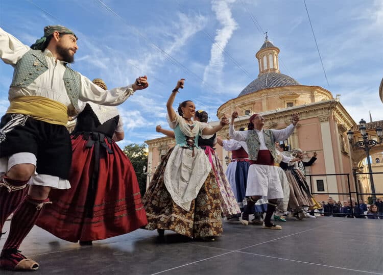 133 comissions falleres, en el XXVI festival de Balls al Carrer de Junta Central Fallera, rècord històric