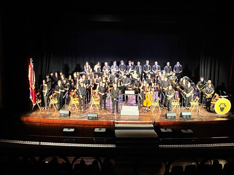 La Artística de Chiva colabora en la semana cultural  organizada por la peña taurina “El Torico de Chiva”