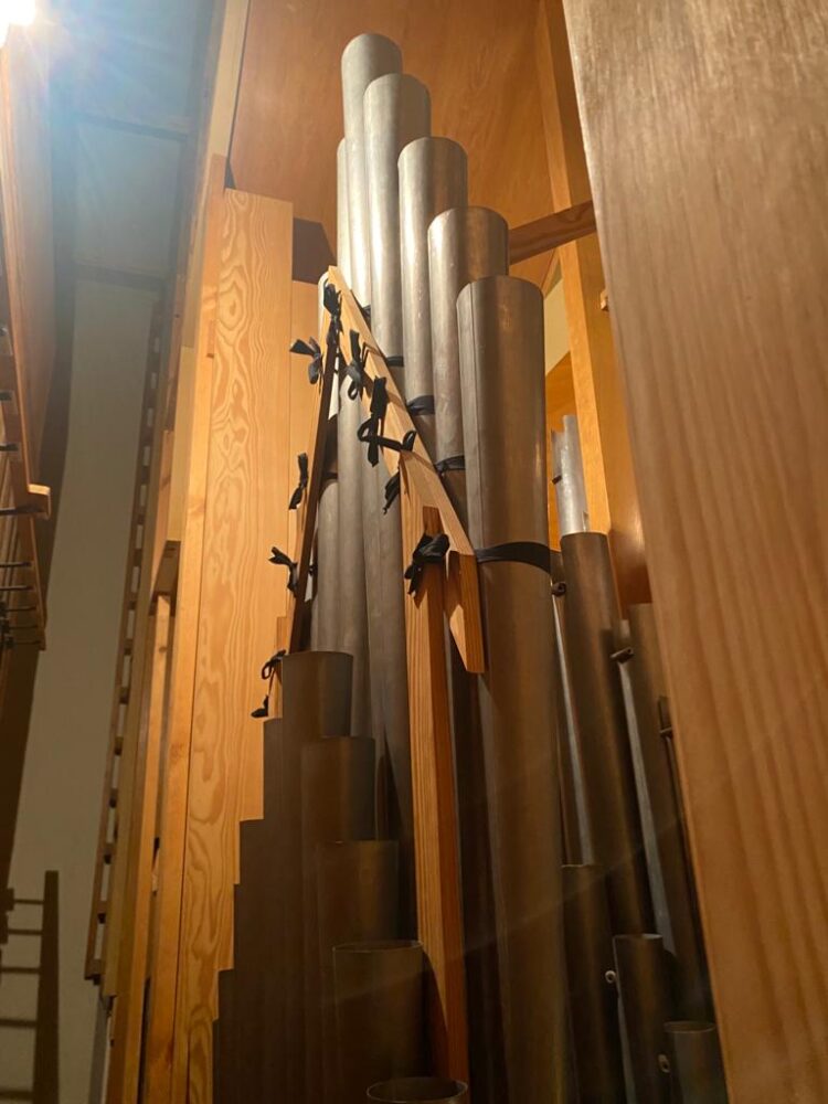 El Palau de la Música de València recupera l’orgue Grenzing, de més de 20 tones, 10 metres d’altura i prop de 3.000 tubs