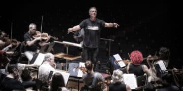 L’Orquestra de València, sota la batuta de Liebreich, i junt amb el pianista Javier Perianes, inicia la temporada d’abonament del Palau de la Música, de nou en la seua seu