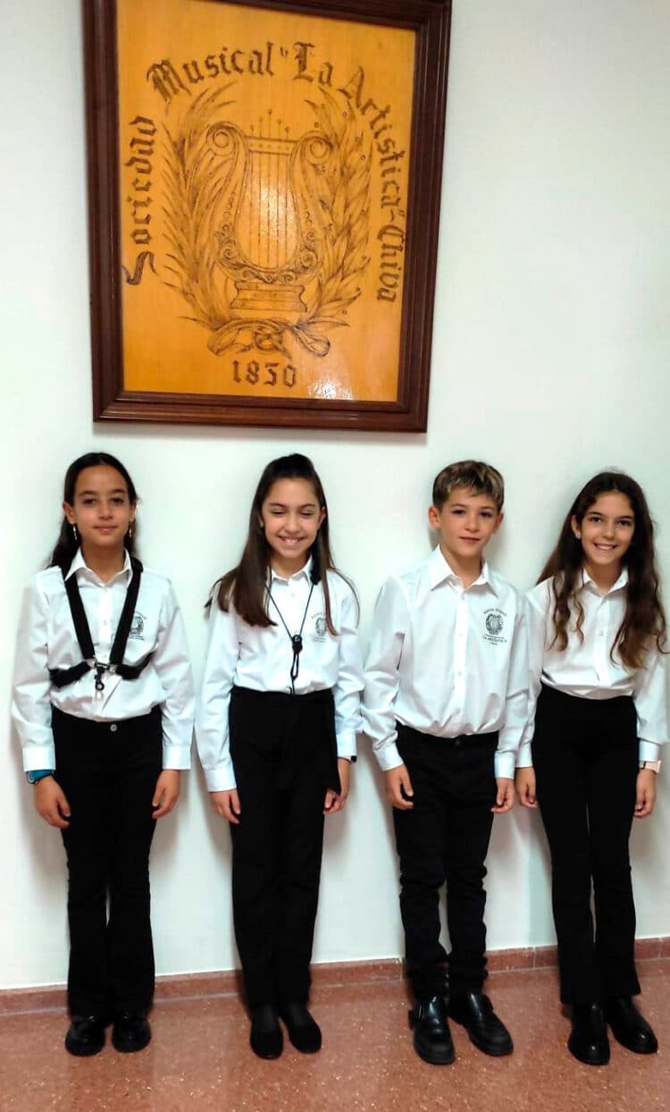 La banda juvenil de “La  Artística de Chiva” celebra Santa Cecilia