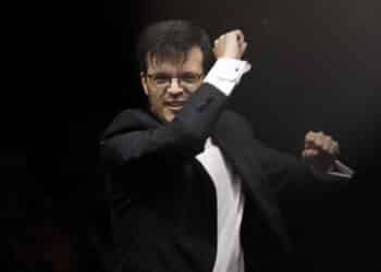 ANDRÉS VALERO-CASTELLS: Personatge musical de l’any 2023 segons el periòdic lasBandas. ENTREVISTA EXCLUSIVA