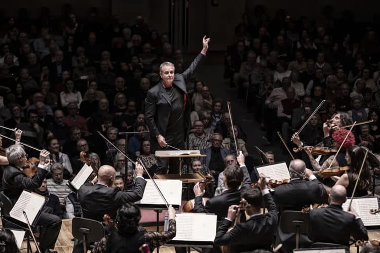 L’Orquestra de València i Alexander Liebreich inicien 2024 amb la Cinquena Simfonia de Mahler