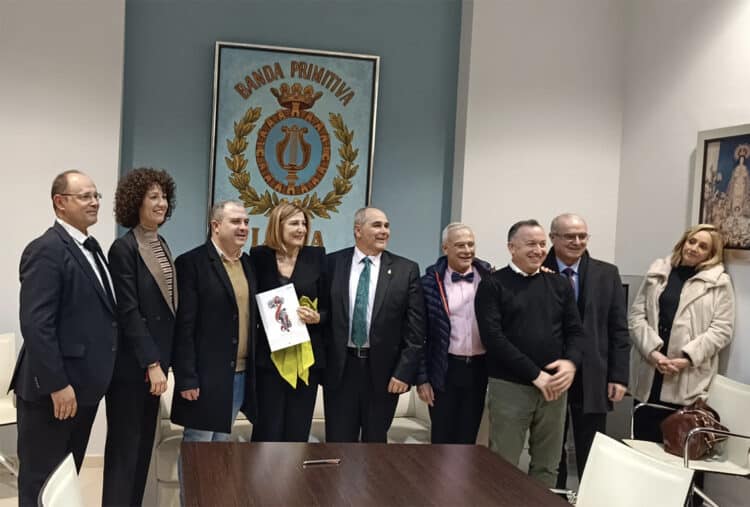 Festa major en La Primitiva de Llíria: premis per a Joan Manuel Serrat, Vicent Llimerà, la directora del Iseacv, Fani Blanch i la Sociedad de Artistas AIE de la mà de Luis Cobos