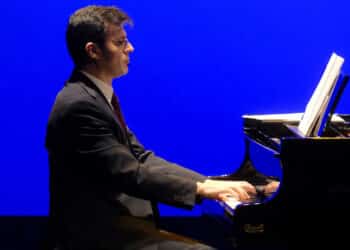 Andrés Valero-Castells (premio lasBandas 2023) publica ‘Bonbon russe’, una obra para piano inédita e inacabada de Ramón Ramos