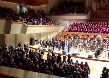 La Banda Sinfónica rozó el éxtasis: Ocho minutos de aplausos que pudieron ser más. Cristóbal Soler valencianizó Carmina Burana