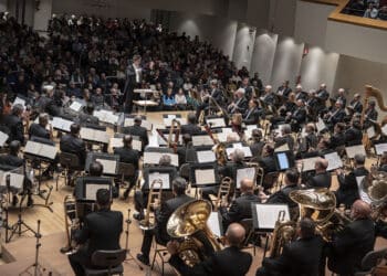 La Banda Municipal i Cristóbal Soler interpreten “Carmina Burana” d’Orff, amb cors mixtes d’adults y xiquets