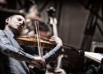 El violista Antoine Tamestit, protagonista amb l’Orquestra de València al Palau de la Música