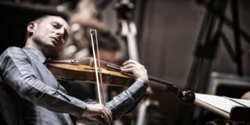 El violista Antoine Tamestit, protagonista amb l’Orquestra de València al Palau de la Música