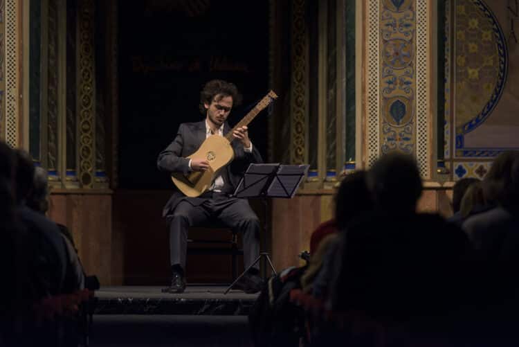El guitarrista Alex Pernas grabará su primer CD por el primer premio del concurso de música antigua Before Beethoven Emergents 2024