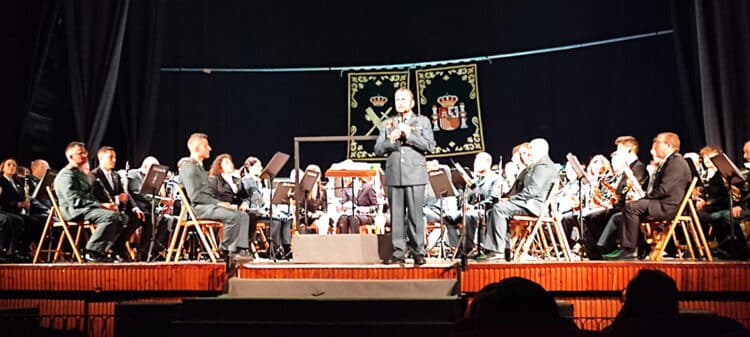 La Guardia Civil conmemora en Chiva su 180 aniversario, con un concierto con la banda sinfónica “La Artística de Chiva”