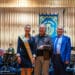 Serrat rep honors i glòries del Clarí de Llíria