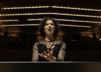 La valenciana Beatriz Fernández dirige a la Démos Orchestre de la Philharmonie de Paris en Marsella en el marco de la Olimpiada Cultural